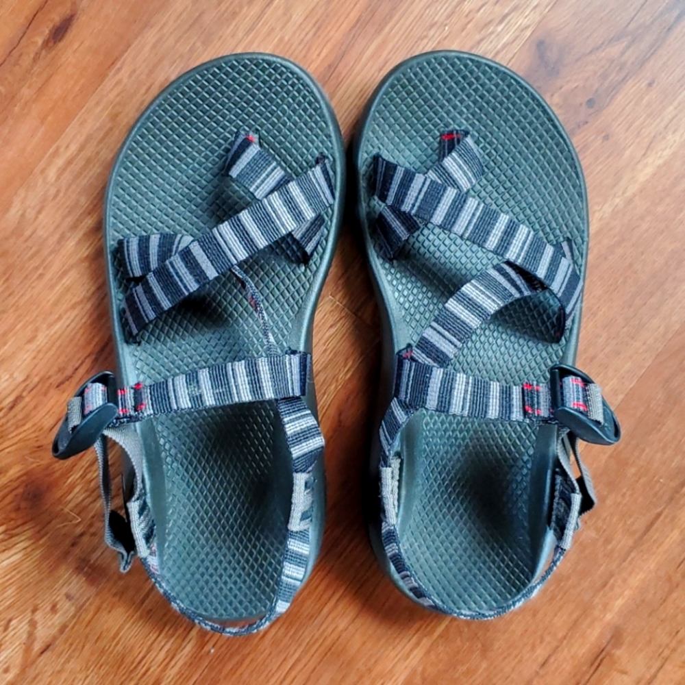 Like-new Chacos